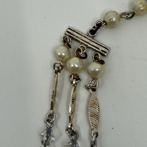 Vtg Japan Crystal and Faux Pearl Silvertone Triple Strand Necklace - Picture 9 of 16